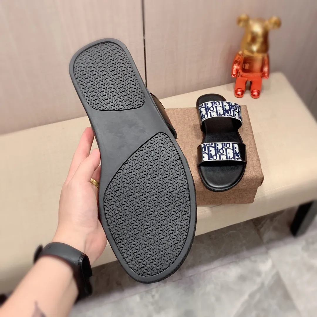 Slippers: New model factory price 220:🎩🎩🔥🔥《Dior* 》【High·Version】Series of slippers, top purchasing agent🔍🔍Men's 2020 counters are on sale at the same time, imported from Italy, original selected cowhide, exquisite workmanship,), sole: (super comfortable) original factory special supply Original sole, ⚠️Exclusive double-layer movable molded sole, super comfortable⚠️, real shot 🎬The real thing is more beautiful🔍🔍original quality, you can go in and out of the counter at will, 266 positive code 38-44, long-term availability